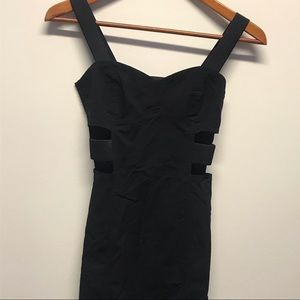 🌸H&M mini body con black dress